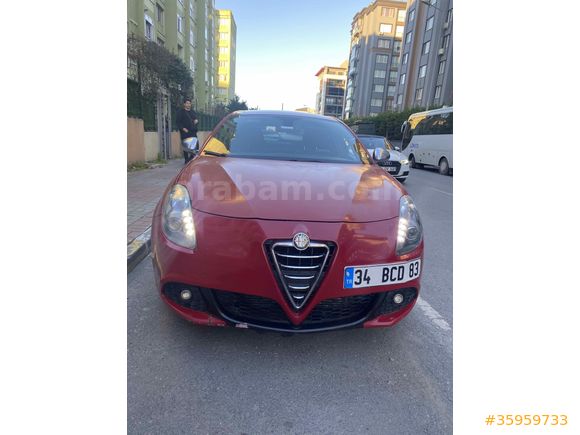 Sahibinden Alfa Romeo Giulietta 1.6 JTD Distinctive 2011 Model  244.000 km Kırmızı
