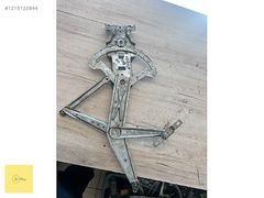 OPEL MERİVA SAĞ ÖN CAM KRİKOSU ÇIKMA GM