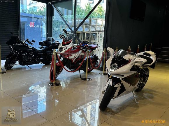 F4 1000 RR KOLEKSİYON MAKİNE HATASIZ 4 bin km de