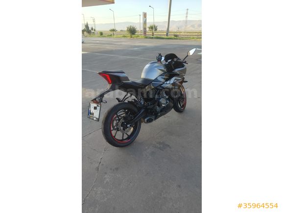 CFmoto 250SR