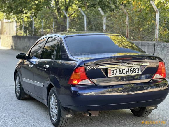 Sahibinden Ford Focus 1.6 Ghia 2000 Model 