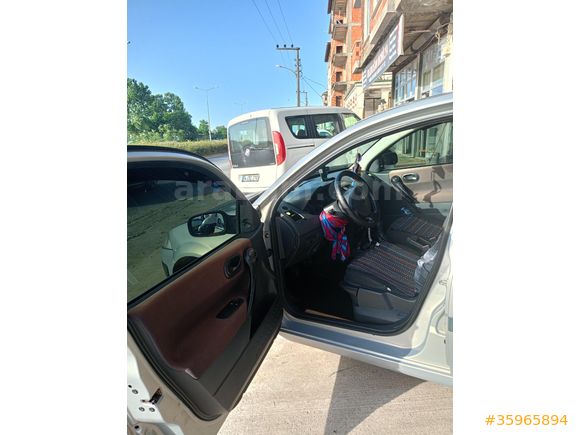 Sahibinden Renault Megane 1.4  16valf  2004 Model