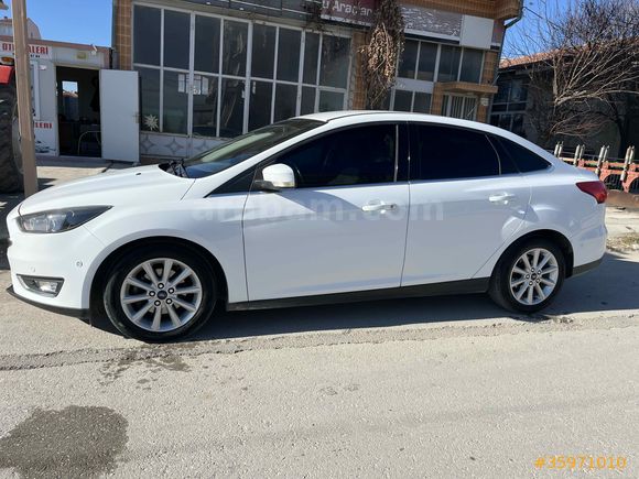 Galeriden Ford Focus 1.6 TDCi Titanium 2016 Model Eskişehir