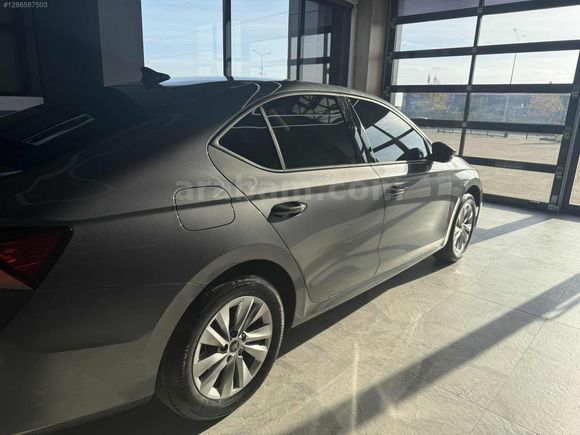 ORKA GRUP DAN HATASIZ BOYASIZ OCTAVİA 1,5 MHEV ELİTE