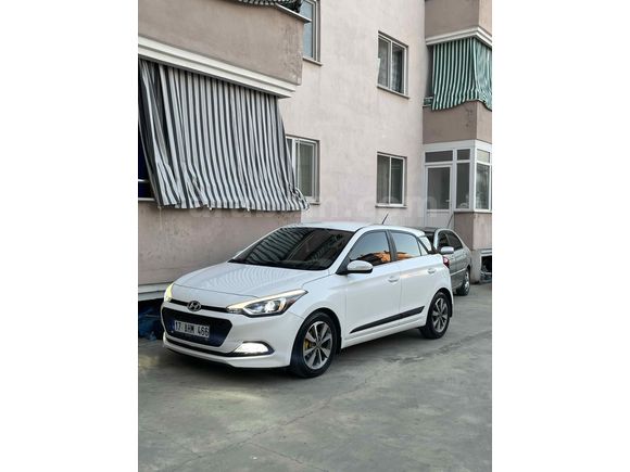 Sahibinden Hyundai i20 1.2 MPI Elite 2016 Model  56.000 km Beyaz