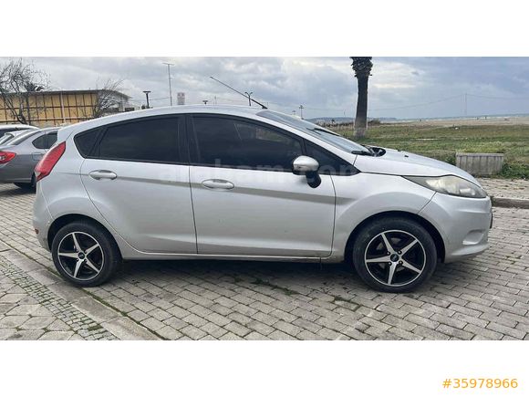 12 yıllık Sahibinden Ford Fiesta 1.4 TDCi Trend 2011 Model 