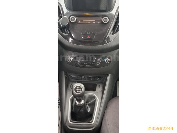 Sahibinden Ford Tourneo Courier 1.5 TDCi Titanium Plus 2020 Model