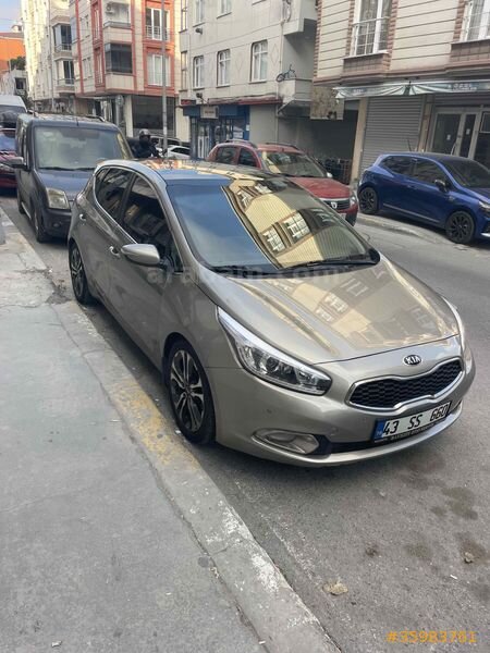 Sahibinden Kia Ceed 1.6 CRDi Premium 2013 Model İstanbul 300.000 km Altın