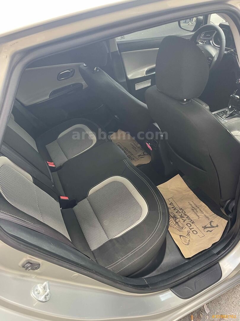 Sahibinden Kia Ceed 1.6 CRDi Premium 2013 Model İstanbul 300.000 km Altın 6