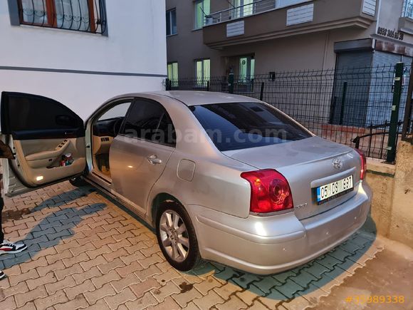 3.Sahibinden Toyota Avensis 1.6 Elegant 2004 Model