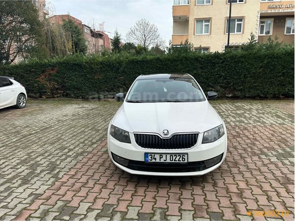 SKODA OCTAVİA STYLE 1.6 TDI 110 PS DSG PANORAMİK SUNROOF