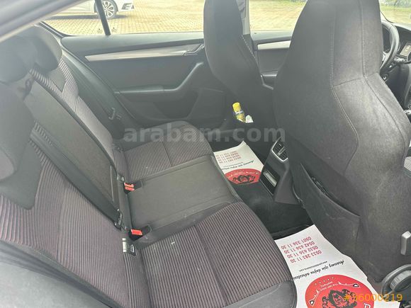 SKODA OCTAVİA STYLE 1.6 TDI 110 PS DSG PANORAMİK SUNROOF