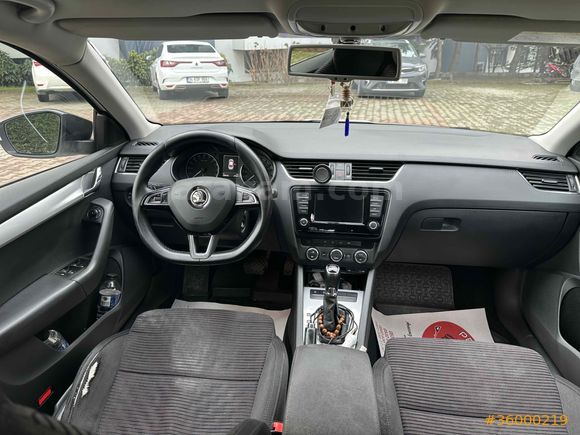 SKODA OCTAVİA STYLE 1.6 TDI 110 PS DSG PANORAMİK SUNROOF
