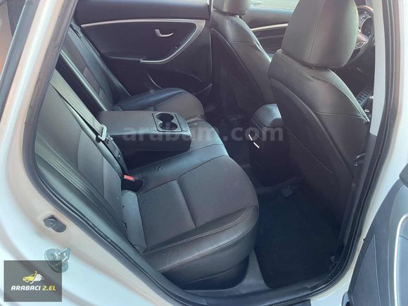 ARABACI 2.ELDEN HYUNDAİ İ30 ELİTE CAM TAVAN EMSALSİZ