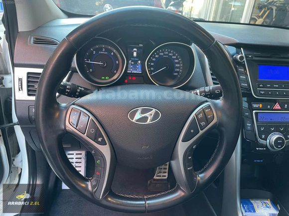 ARABACI 2.ELDEN HYUNDAİ İ30 ELİTE CAM TAVAN EMSALSİZ