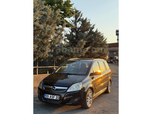 TERTEMİZ SORUNSUZ/OPEL ZAFİRA/7 KİŞİLİK/OTOMATİK/DİZEL