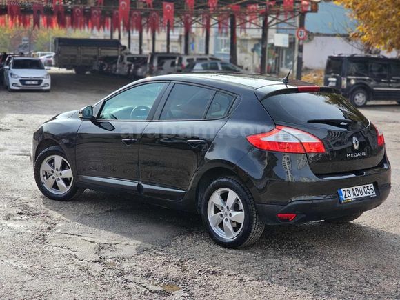 2011 MODEL RENAULT MEGAN 3 OTOMATİK