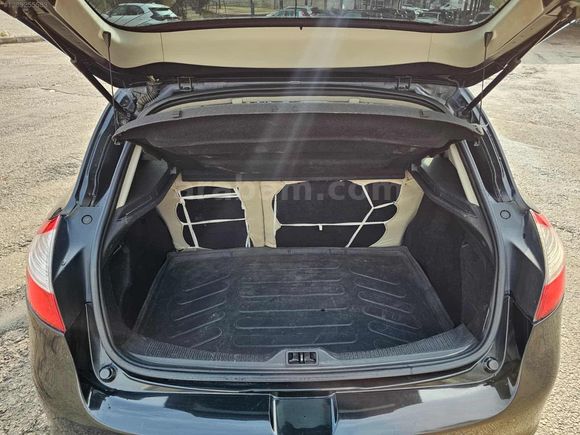 2011 MODEL RENAULT MEGAN 3 OTOMATİK