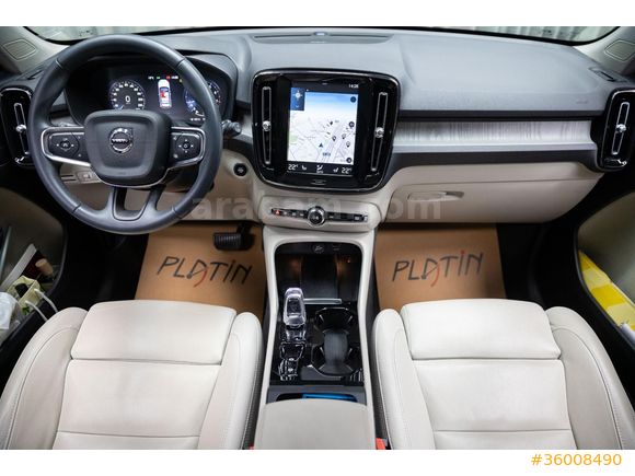 2023 VOLVO XC40 1.5 T2 PLUS DARK