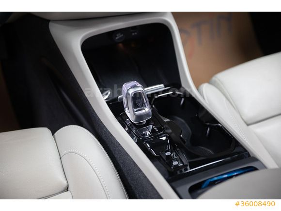 2023 VOLVO XC40 1.5 T2 PLUS DARK