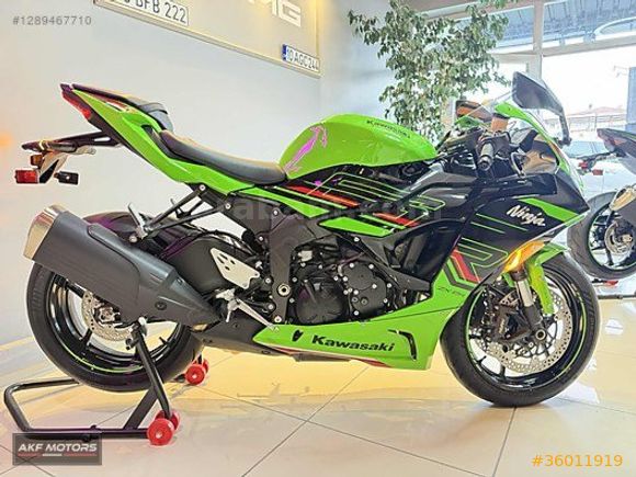 Galeriden Kawasaki Ninja ZX 6R 2024 Model Balıkesir 11.000 km