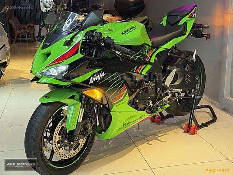 Galeriden Kawasaki Ninja ZX 6R 2024 Model Balıkesir 11.000 km