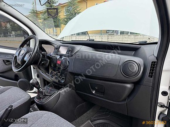 HATASIZ BOYASIZ OTOMOBİL RUHSATLI 2017 MODEL 1.3 PREMİO