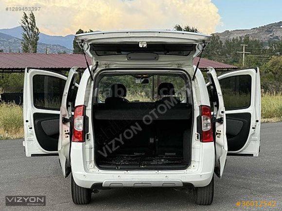 HATASIZ BOYASIZ OTOMOBİL RUHSATLI 2017 MODEL 1.3 PREMİO