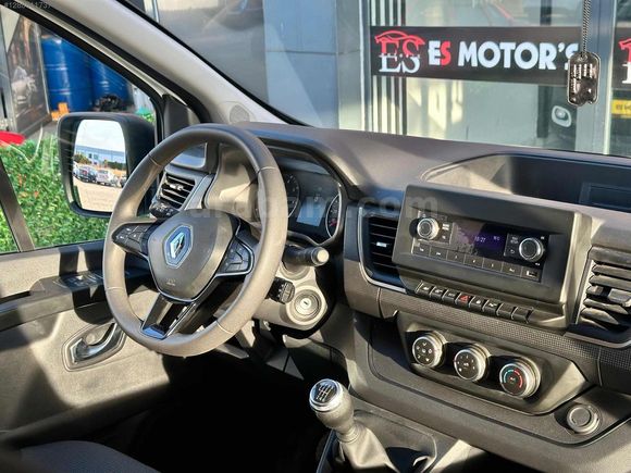 HATASIZ/BOYASIZ/DÜŞÜK/KM/RENAULT/TRAFİC/%20 FATURALI