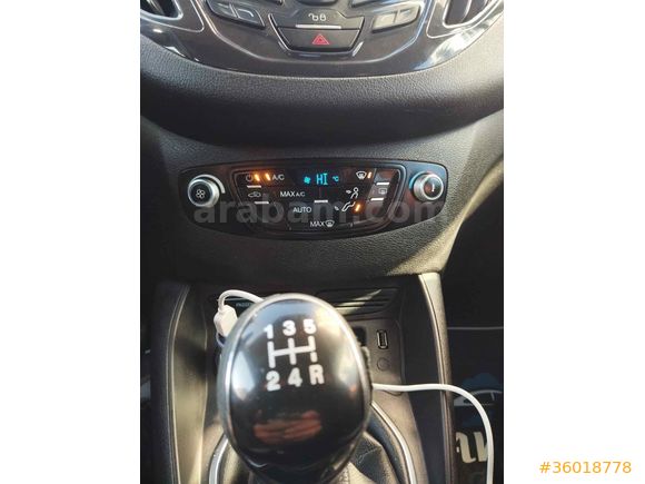 Sahibinden Ford Tourneo Courier 1.5 TDCi Titanium 2018 Model 