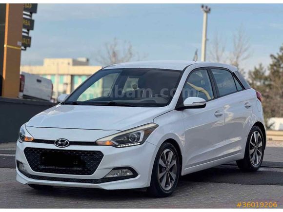 Sahibinden Hyundai i20 1.2 MPI Style 2015 Model 