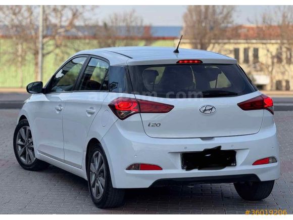 Sahibinden Hyundai i20 1.2 MPI Style 2015 Model 