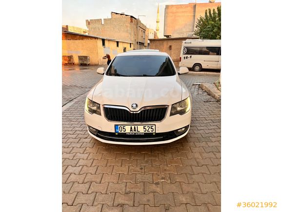 Sahibinden Skoda SuperB 1.6 TDI Prestige 2014 Model  274.000 km Beyaz