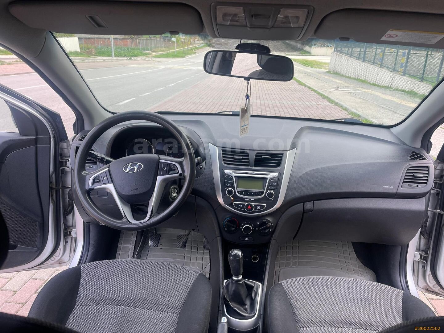 Sahibinden Hyundai Accent Blue 1.6 CRDI Mode 2012 Model 6