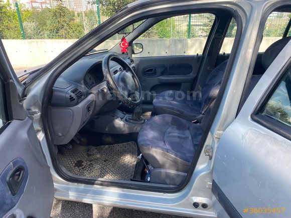 13 yıllık Sahibinden Renault Clio 1.4 RNA 2001 Model