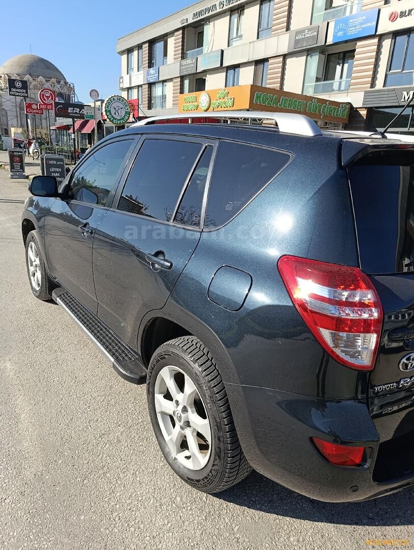 Sahibinden Toyota RAV4 2.0 Extra 2011 Model 3