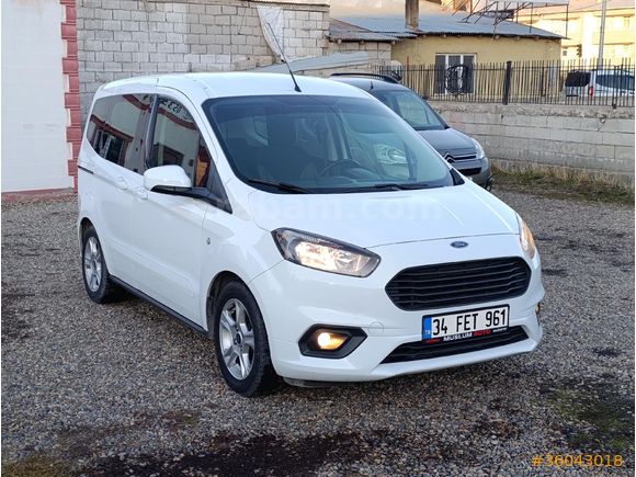 Galeriden Ford Tourneo Courier 1.5 TDCi Delux 2022 Model Van