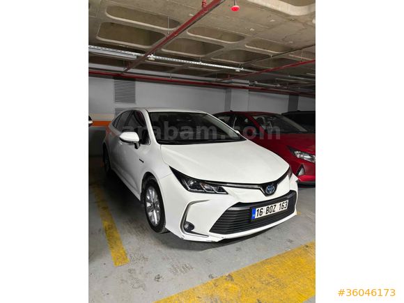 Sahibinden Toyota Corolla 1.8 Hybrid Dream 2021 Model Bursa 95.000 km Beyaz