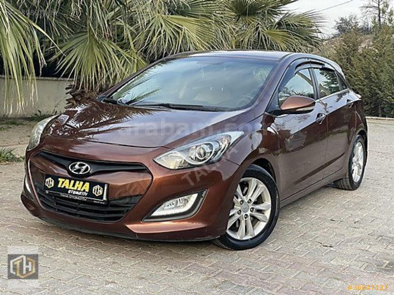 HYUNDAİ İ30 1.6 CRDİ STYLE 2012 MODEL İZMİR 173.000 KM KAHVERENGİ