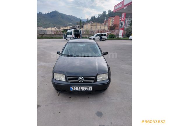 2004 Model aracım toplam 10 bin hasar kayıt var km orijinal vitesler de vuruldu yok geçişler çok güzel motor yağ yakma yok.alan kişiye hayırlı olsun