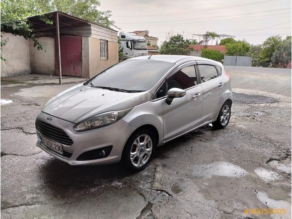 FORD FİESTA  BENZİN LPG 3 PARÇA BOYA HARİCİ ORJİNAL HATASIZ DEĞİŞENSİZ
