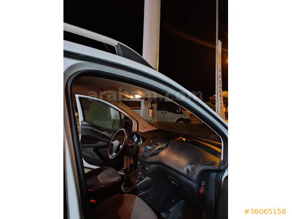 Sahibinden Ford Tourneo Courier 1.5 TDCi Trend 2015 Model
