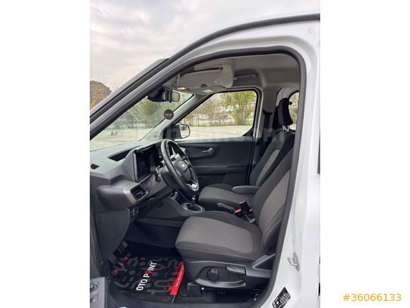 Sahibinden Ford Tourneo Courier 1.5 EcoBlue Deluxe 2024 Model 