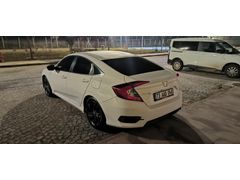 Polis Memurundan içinde sigara içilmemiş Honda Civic 1.6 i-VTEC ECO Elegance 2018 Model