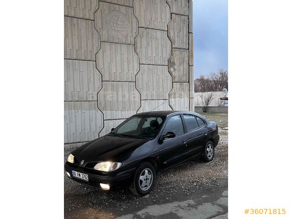 Temiz kullanılmış askeriyden alındı megane 1 2.0 rxt benzin lpg