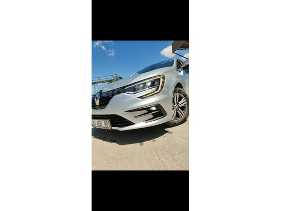 Megane 1.3 TCe Touch Plus 2025 Model