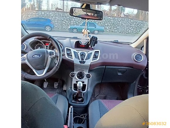 Sahibinden Ford Fiesta 1.4 Titanium 2011 Model
