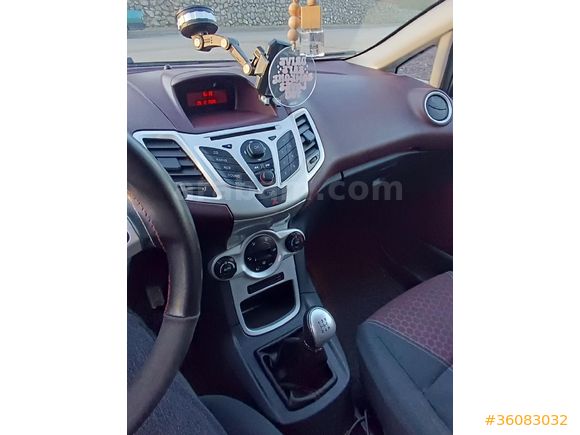 Sahibinden Ford Fiesta 1.4 Titanium 2011 Model