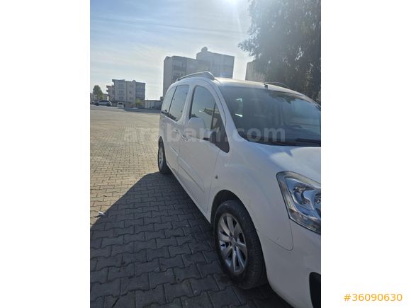 HATASIZ BOYASIZ SIFIR AYARINDA EN  FULL PAKET  1.6 HDI Allure 2017 Model 2018 çıkışlı