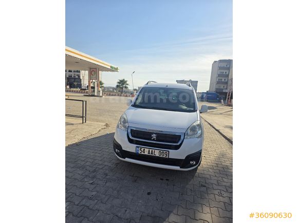 HATASIZ BOYASIZ SIFIR AYARINDA EN  FULL PAKET  1.6 HDI Allure 2017 Model 2018 çıkışlı